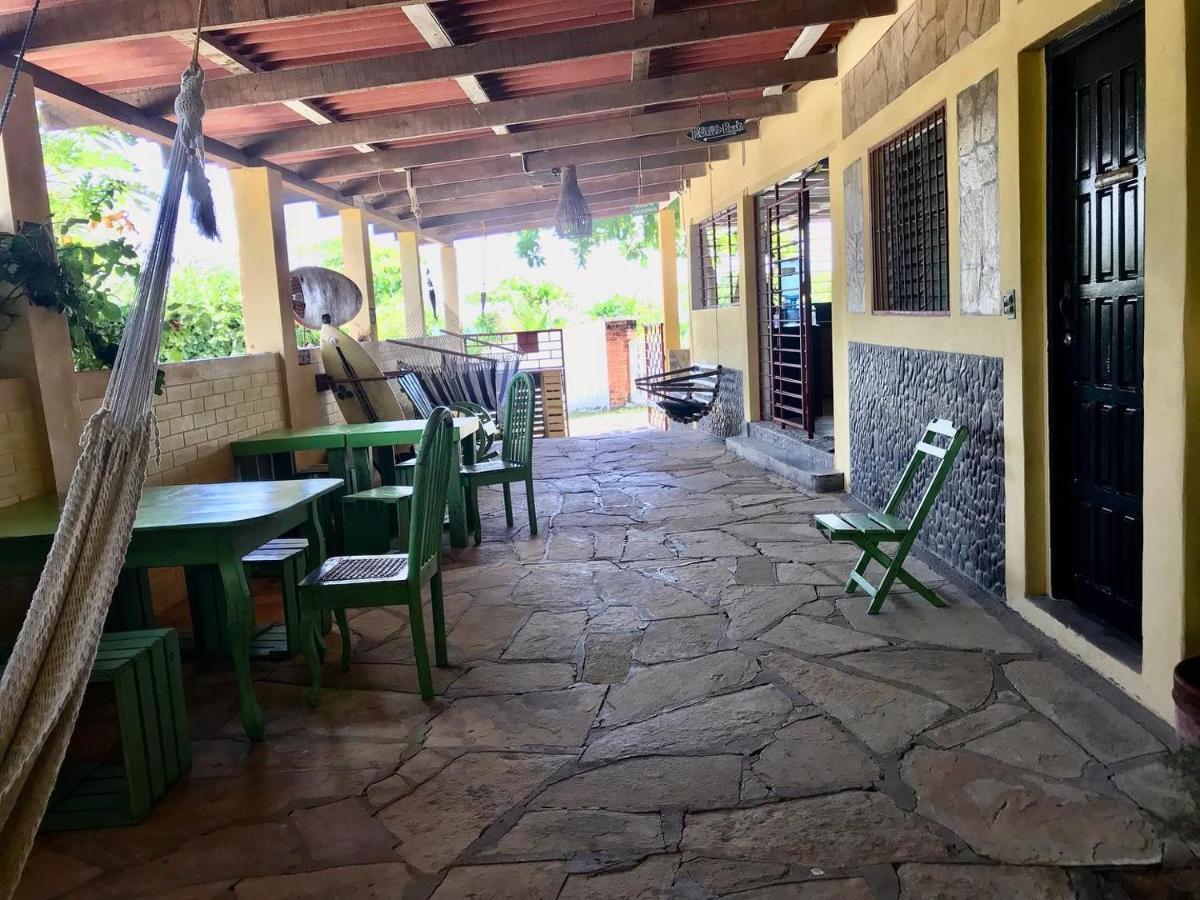 Bananoz Surfhouse Bed & Breakfast Transito Ngoại thất bức ảnh