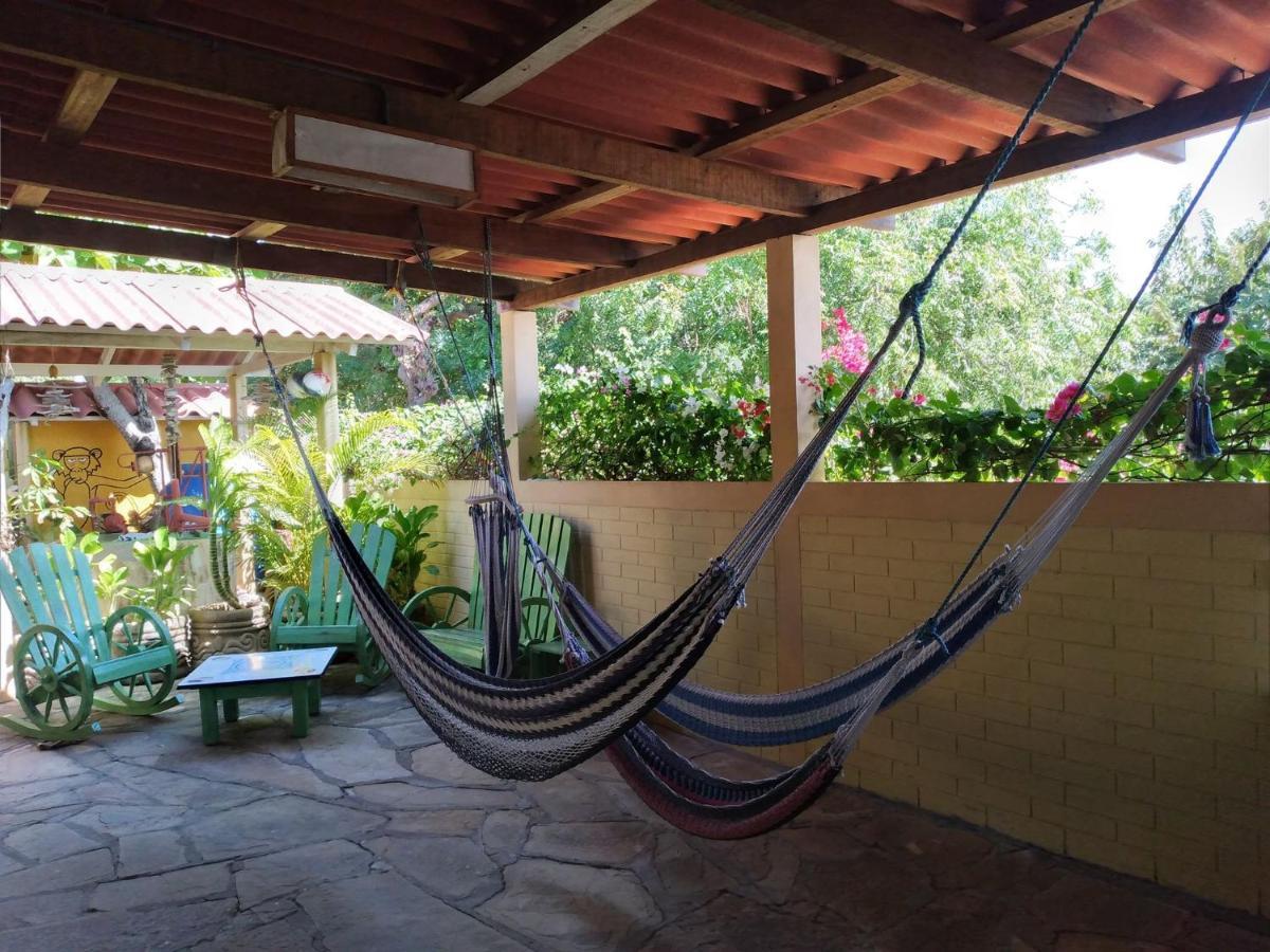 Bananoz Surfhouse Bed & Breakfast Transito Ngoại thất bức ảnh