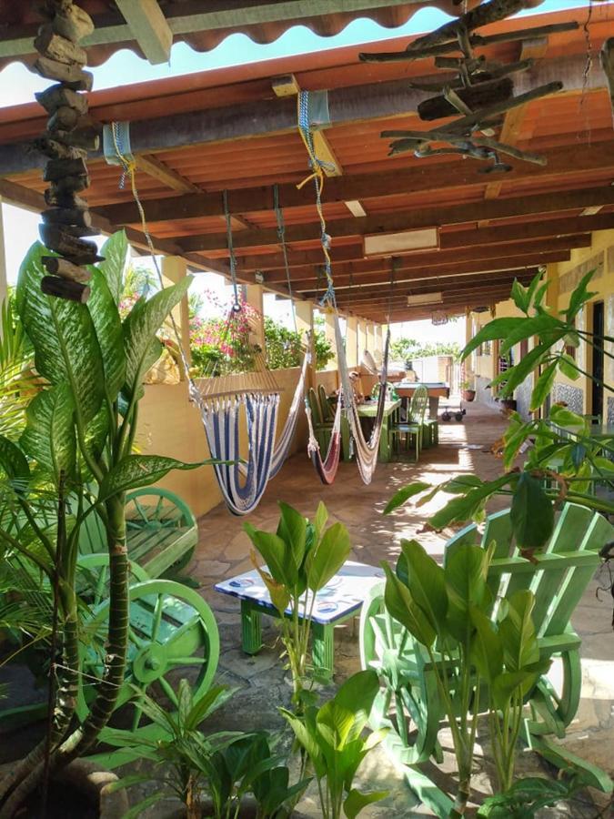 Bananoz Surfhouse Bed & Breakfast Transito Ngoại thất bức ảnh